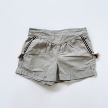 Load image into Gallery viewer, Milky Green Shorts (2y)
