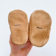 Load image into Gallery viewer, Pretty Brave Tan Leather Shoes (Medium/6-12m)
