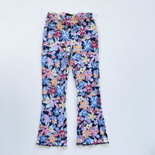 Load image into Gallery viewer, Ghanda Floral Flares *small flaw (5-6y)
