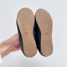 Load image into Gallery viewer, Billiblush Ballet Flats (EU26)
