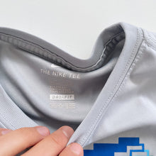 Load image into Gallery viewer, Nike Exercise Top Light Grey/Logo (6y)
