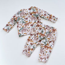 Load image into Gallery viewer, Tu Top + Pants Set Woodlands Friends (3-6m)
