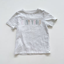 Load image into Gallery viewer, Country Road T-Shirt Oatmeal Marle /Logo (2y)
