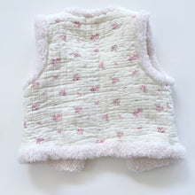 Load image into Gallery viewer, Cotton On Muslin/Teddy Vest Purple Floral (5-6y)
