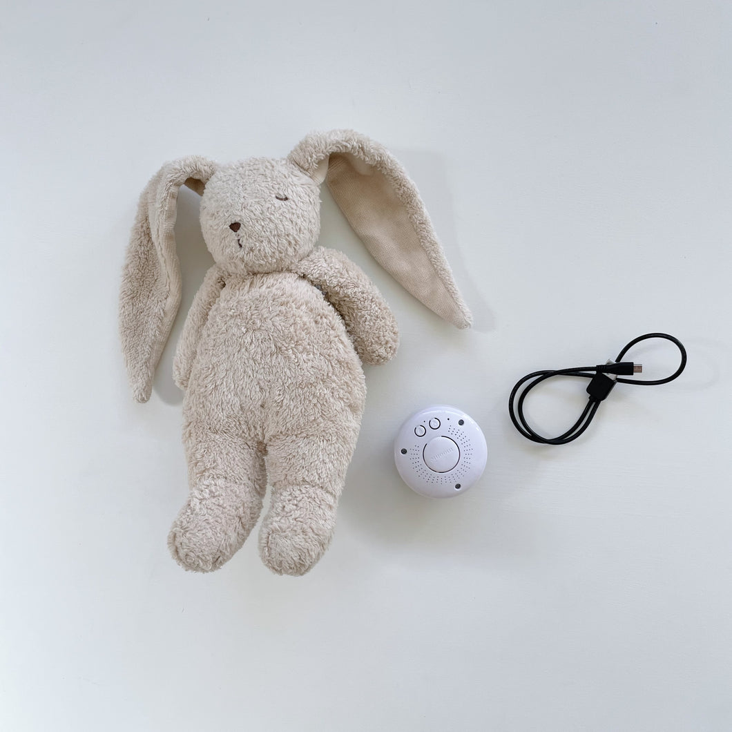 MOONIE Organic Humming Bunny - Sand 1.0