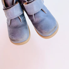 Load image into Gallery viewer, Bobux Leather Boots Blue (EU24)
