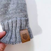 Load image into Gallery viewer, Grey Knit Gloves (1-2y)
