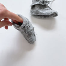 Load image into Gallery viewer, Made in Germany Virgin Wool Booties Grey (3-6m)
