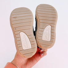 Load image into Gallery viewer, Clarks Marshall E - Navy Leather Shoes Velcro NWOT (UK5.5/EU 22/ 12.5 cm)
