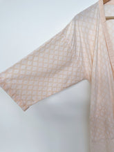 Load image into Gallery viewer, CITTA Design Kimono Robe Peach (M)
