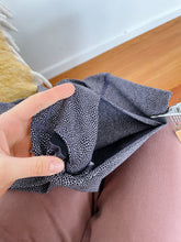 Load image into Gallery viewer, Lululemon High Rise Leggings Lilac Spotty Pattern (Lulu 6 = women S)

