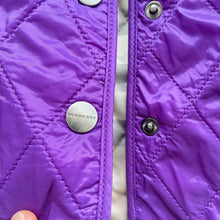 Load image into Gallery viewer, Burberry Lightweight Kindy Quilt Jacket Purple (4y)
