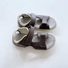 Load image into Gallery viewer, Clarks Sandals NEW (UK11G)
