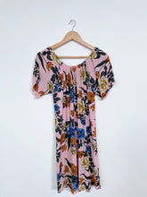 Load image into Gallery viewer, Raiha Floral Dress (S)
