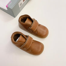 Load image into Gallery viewer, Bobux Velcro Shoes Tan NEW (UK4.5/US5)
