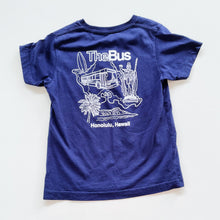 Load image into Gallery viewer, Uniqlo The Bus Tee Navy (3y)
