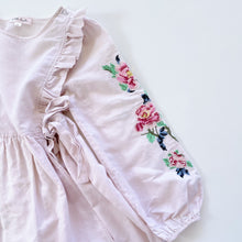 Load image into Gallery viewer, Petite Amalie Linen Embroidered Dress (14y)
