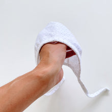 Load image into Gallery viewer, The Rest Organic Bonnet White Dotted (newborn)
