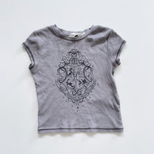 Load image into Gallery viewer, H&amp;M x Wizarding World Grey Rib T-shirt (12y)
