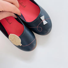 Load image into Gallery viewer, Billiblush Ballet Flats (EU26)
