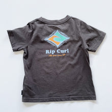 Load image into Gallery viewer, Rip Curl Tee Dark Grey (3-4y)
