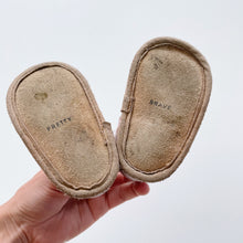 Load image into Gallery viewer, Pretty Brave Leather Sandals Dusty Mauve (S/ 0-6m)
