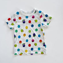 Load image into Gallery viewer, Uniqlo x World of Eric Carle TM Hungry Caterpillar T-Shirt (2y)
