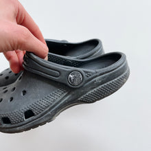 Load image into Gallery viewer, Crocs Black (C11)
