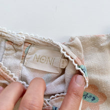 Load image into Gallery viewer, Noni Romper Oatmeal/ Peachy Flowers (0-3m)
