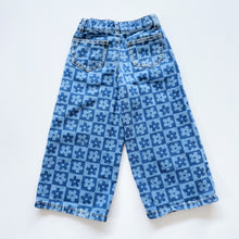 Load image into Gallery viewer, Mac &amp; Ellie Floral Jeans (3y)
