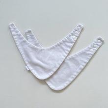 Load image into Gallery viewer, Vinty Bibs Bundle 2x (3-12m)
