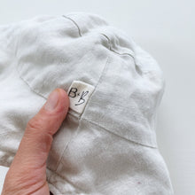 Load image into Gallery viewer, Bear + Bloom Linen Sun Hat Grey (6-12m)
