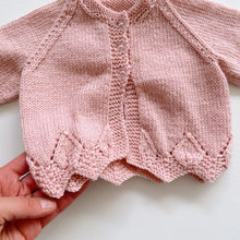Load image into Gallery viewer, Gorgeous Handmade Lambswool Cardigan Peach (0-3m)
