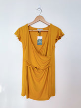 Load image into Gallery viewer, Envie de Fraise Breastfeeding/ Maternity Top Mustard NEW (L/XL)
