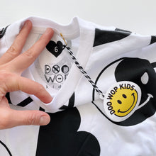 Load image into Gallery viewer, Doo Wop Kids Peace Smiley Tee NEW (6y)
