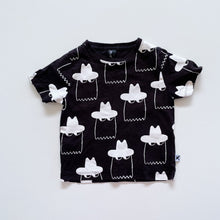 Load image into Gallery viewer, Minti T-Shirt B/W Hats (2y)
