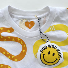 Load image into Gallery viewer, Doo Wop Kids SnakesTee NEW (6y)
