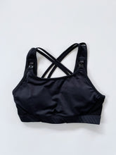 Load image into Gallery viewer, Movemami Nursing Sports Bra Black (M)
