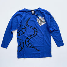 Load image into Gallery viewer, Band of Boys Organic Cotton L/S Tee Blue Snakes NEW (6y)
