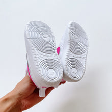 Load image into Gallery viewer, Nike Sneakers White/Pink (EU23.5/ US7c/UK6.5/13cm)
