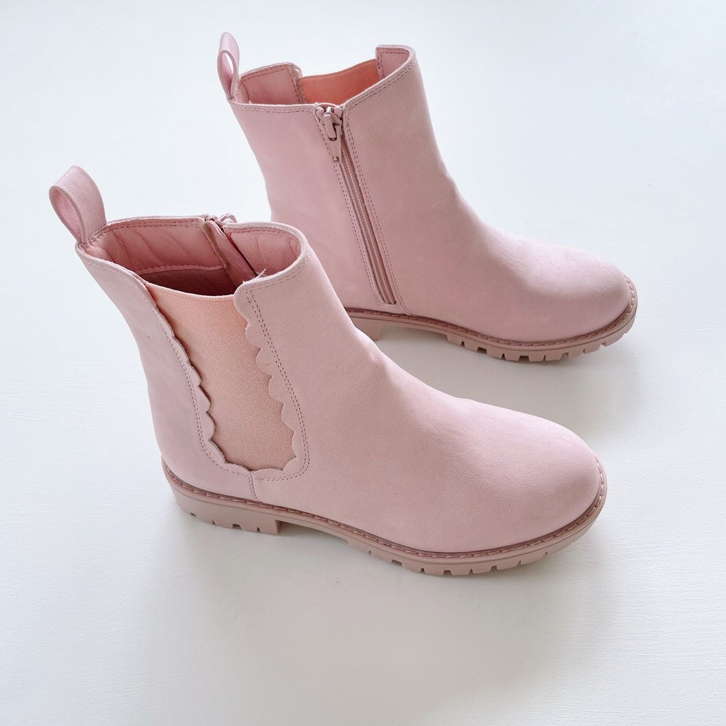 Seed Boots Pink NWOT (EU34)