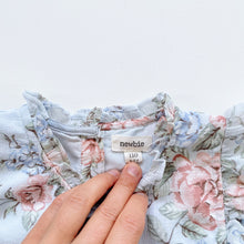 Load image into Gallery viewer, Newbie Blue Floral Tiered Dress (4y)
