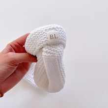 Load image into Gallery viewer, Brooklyn Lou Knit Booties White (1-2y)
