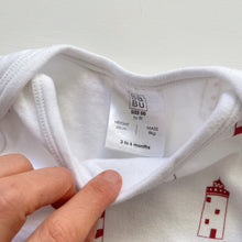 Load image into Gallery viewer, BABU Organic Bodysuit Red Light House Print (3-6m)
