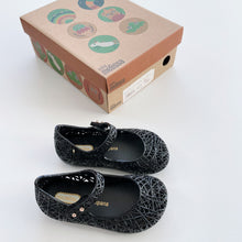 Load image into Gallery viewer, Mini Melissa + Campana Shoes NEW (EU22-23 / US7)
