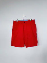 Load image into Gallery viewer, Tommy Hilfiger Men Shorts Red (M/30)
