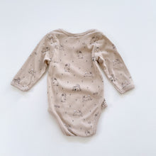 Load image into Gallery viewer, Nature Baby Organic L/S Bodysuit Hare (3-6m)
