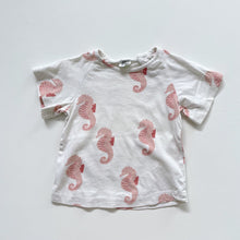 Load image into Gallery viewer, Nature Baby Organic T-Shirt Pink Seahorses (1y)
