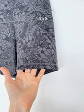 Load image into Gallery viewer, LSKD Shorts Black/Grey "Leopard" Pattern (S)

