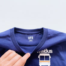 Load image into Gallery viewer, Uniqlo The Bus Tee Navy (3y)
